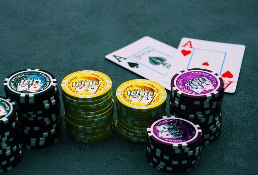 Pertempuran psikologis dalam permainan poker online